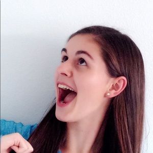 Meet your Posher, Monica